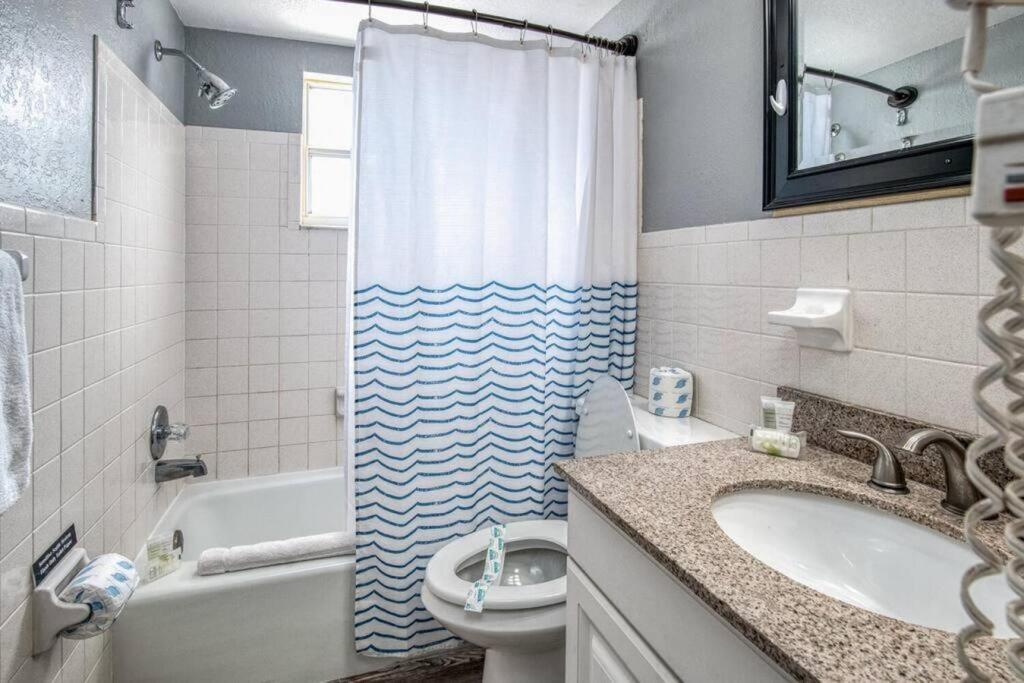 Sunset Beach Suites At Madeira Beach! Pet Friendly With Summer Breezes! - Suite 6 เซนต์พีทบีช ภายนอก รูปภาพ