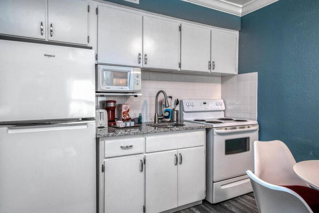 Sunset Beach Suites At Madeira Beach! Pet Friendly With Summer Breezes! - Suite 6 เซนต์พีทบีช ภายนอก รูปภาพ