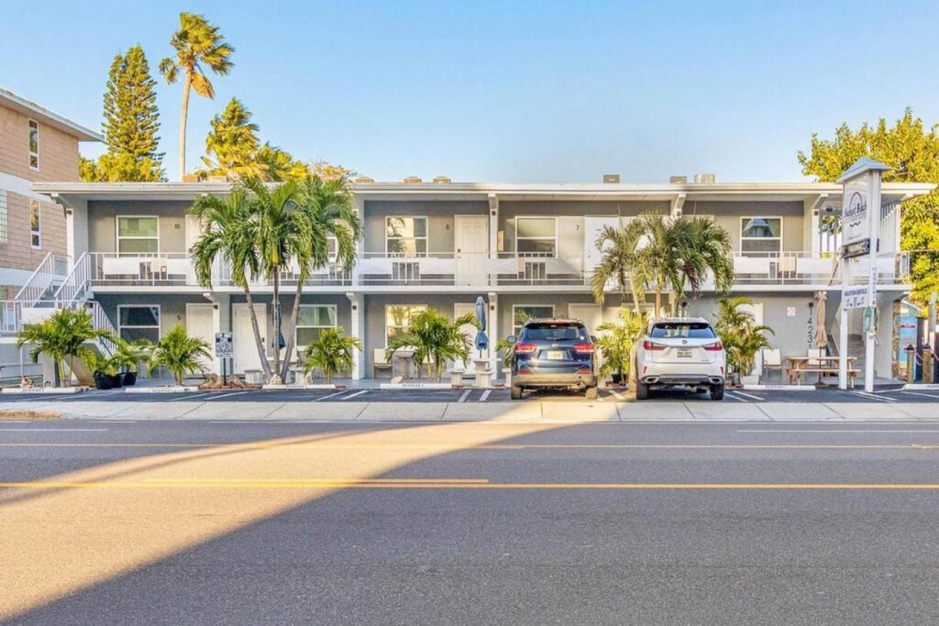 Sunset Beach Suites At Madeira Beach! Pet Friendly With Summer Breezes! - Suite 6 เซนต์พีทบีช ภายนอก รูปภาพ